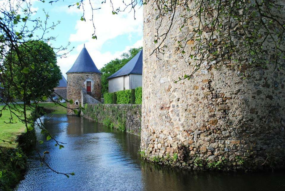 Logis de la Helberdière Cossé-en-Champagne Extérieur photo