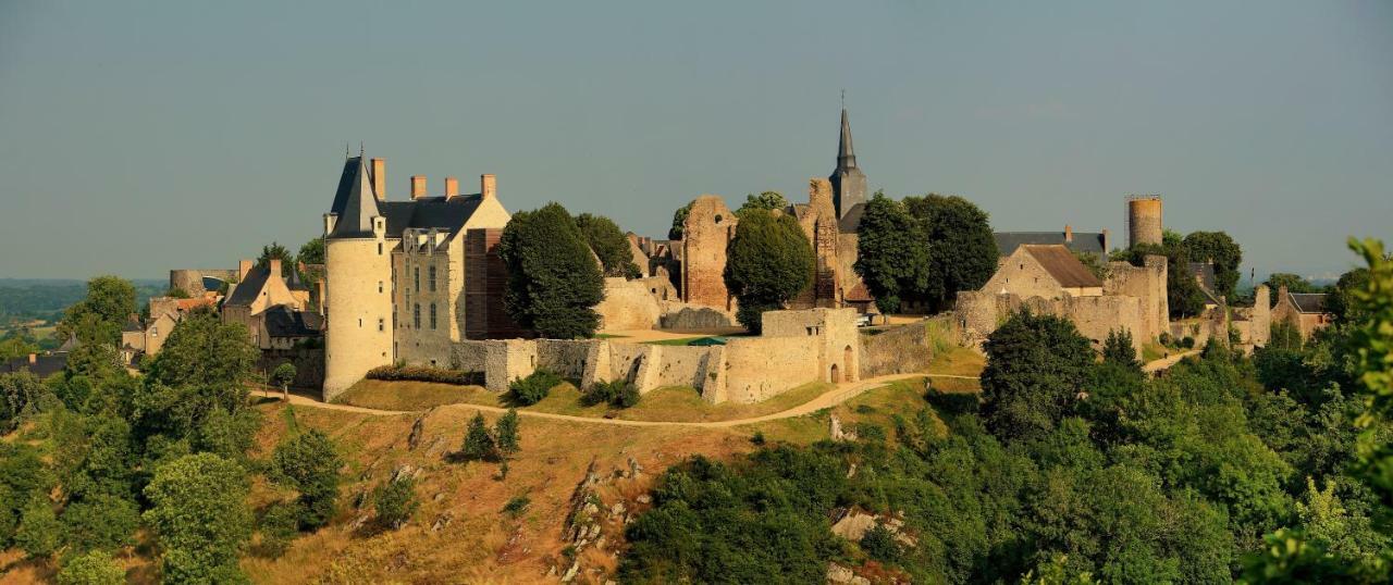 Logis de la Helberdière Cossé-en-Champagne Extérieur photo